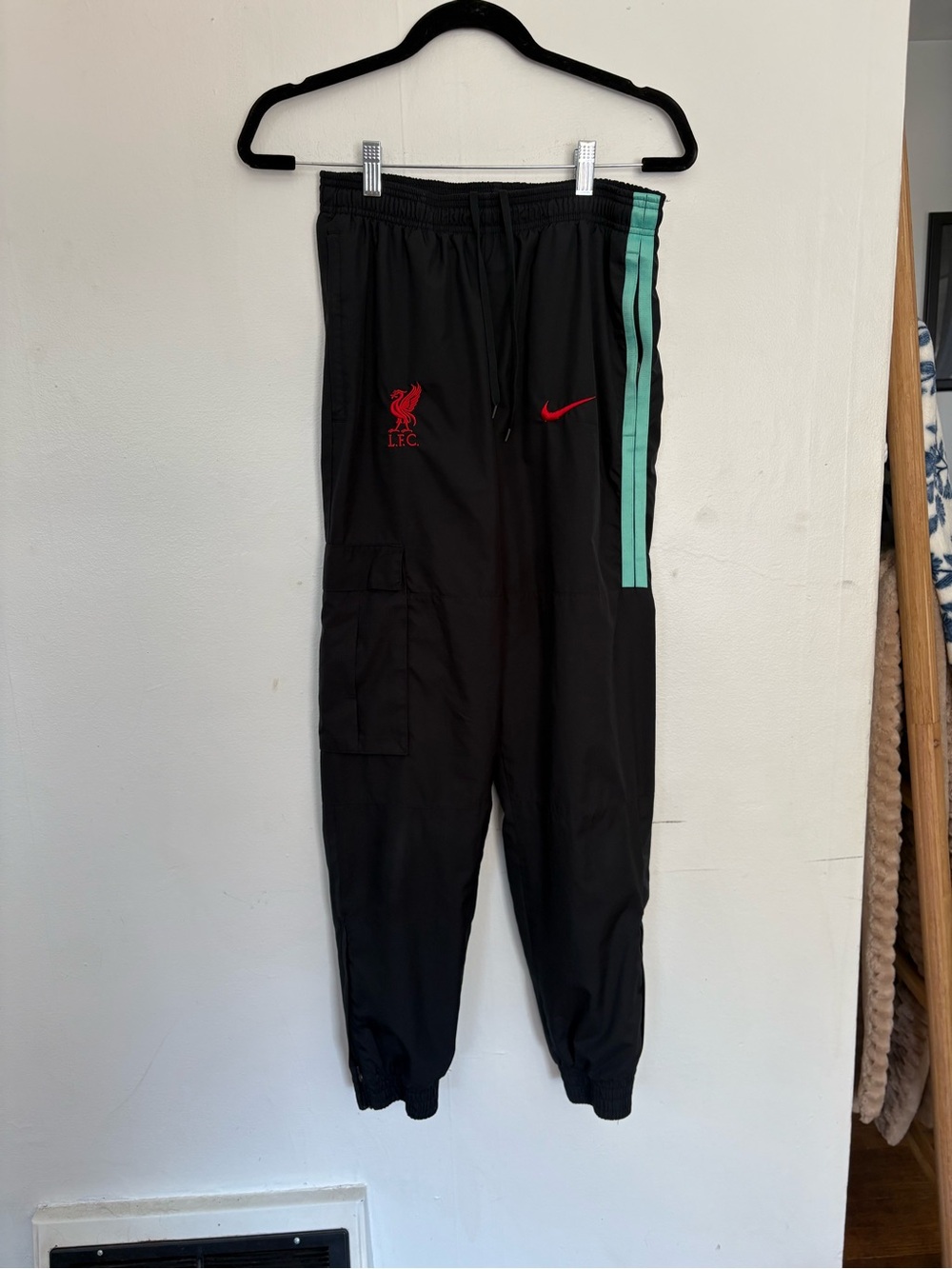 Nike Liverpool FC Woven Track Pant Soccer Joggers - Men’s Size Small